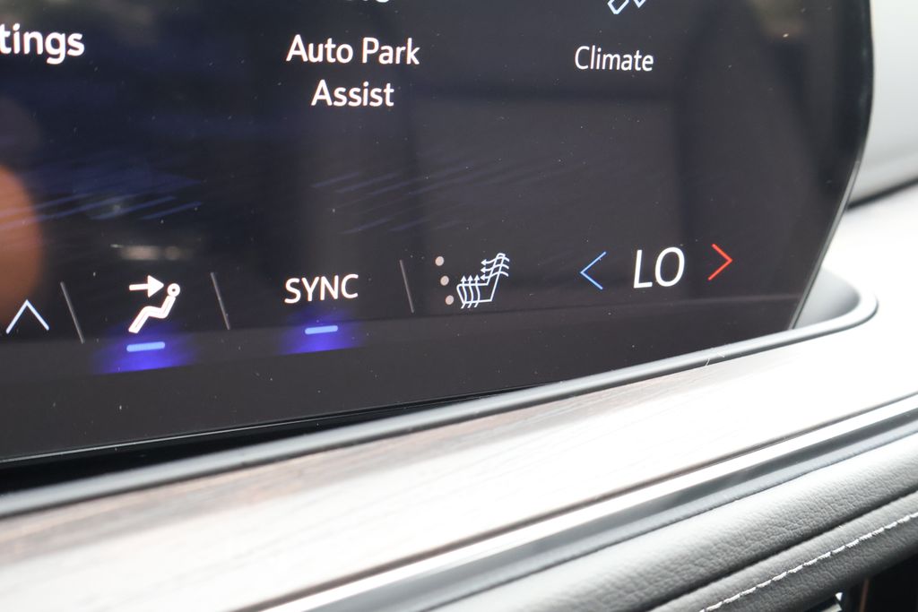 2025 Chevrolet Suburban LT 26