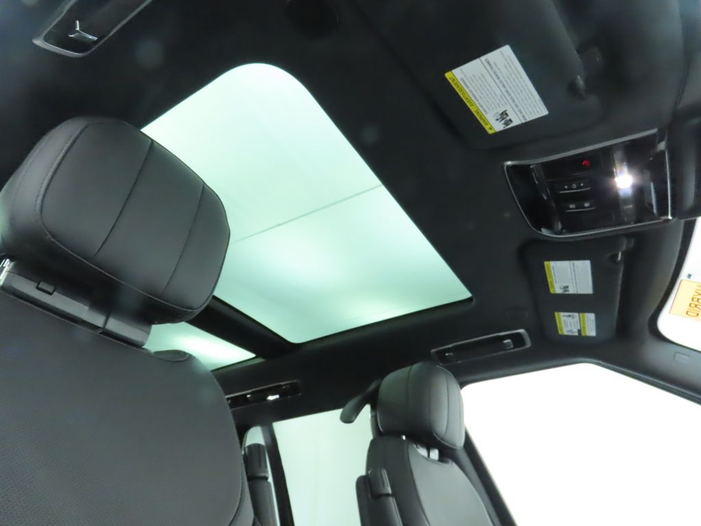 Thumbnail: 2025 Land Rover Range Rover - 19