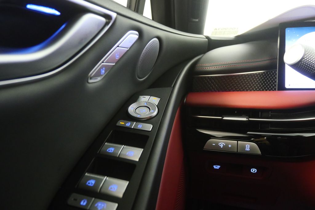 Thumbnail: 2025 Genesis G80 - 17