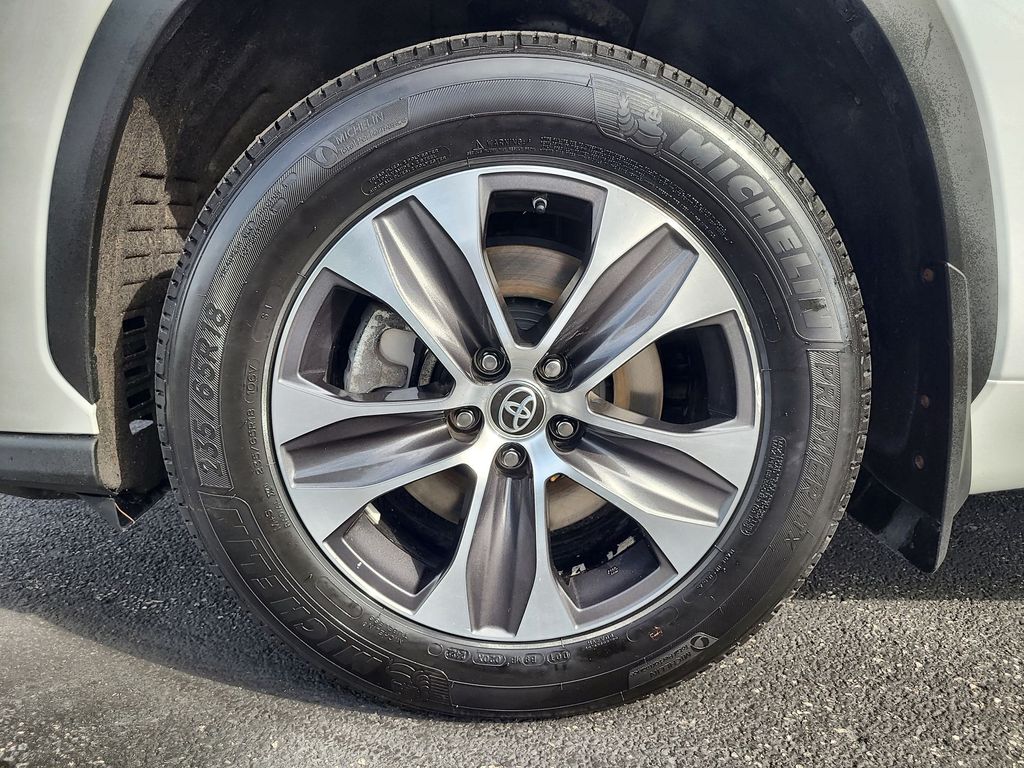 2022 Toyota Highlander XLE 10