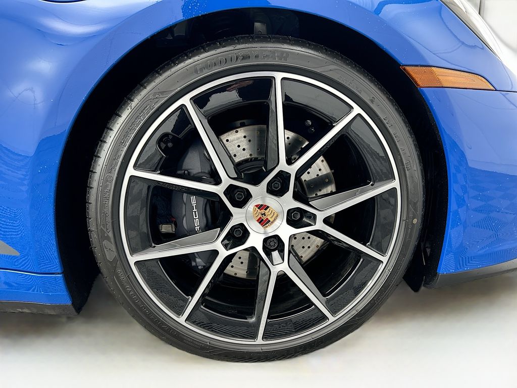 Thumbnail: 2025 Porsche 911 - 29