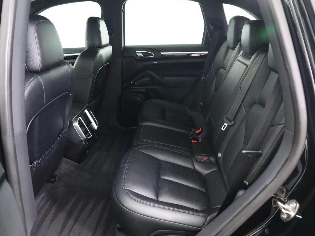 Thumbnail: 2017 Porsche Cayenne - 22