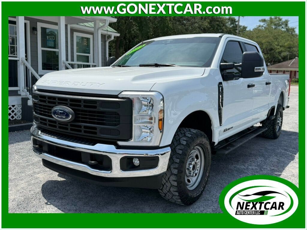 Oxford White 2024 Ford F-250 Super Duty Pickup Truck Four-Wheel Drive Automatic