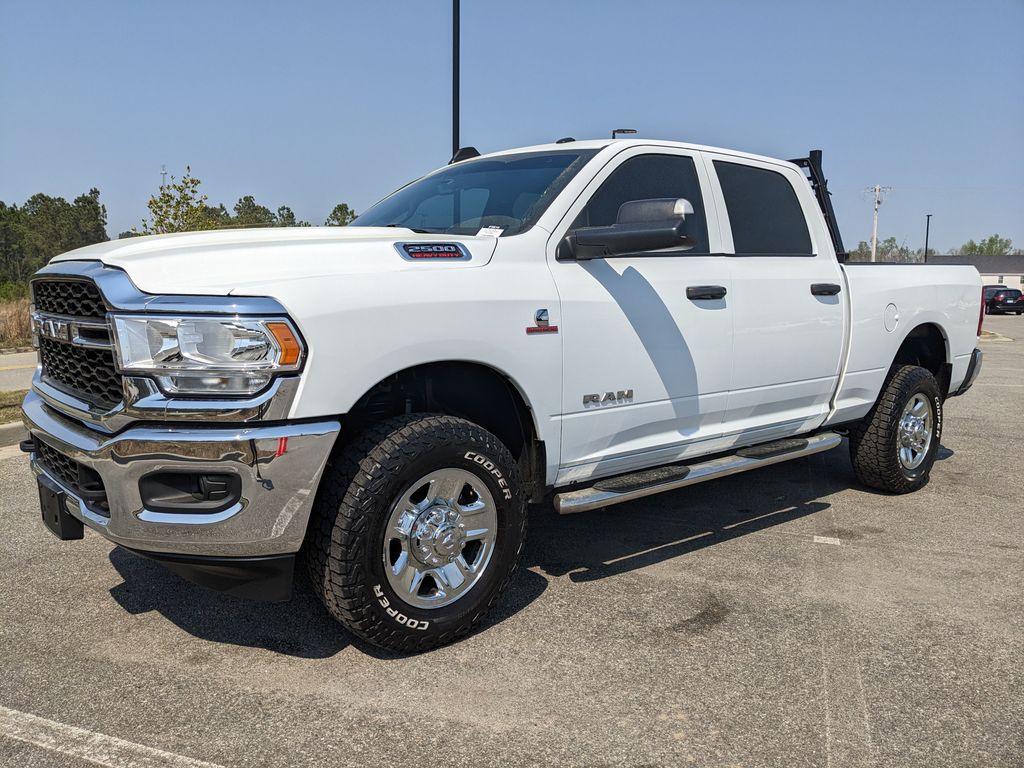Bright White Clearcoat 2022 RAM 2500 Tradesman Crew Cab 4WD Pickup Truck Four-Wheel Drive 6-Speed Automatic
