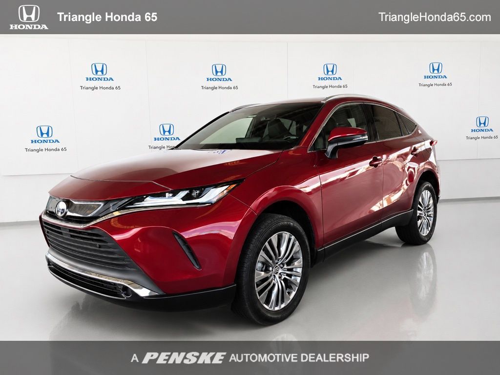 2022 Toyota Venza LE -
                  San Juan, PR