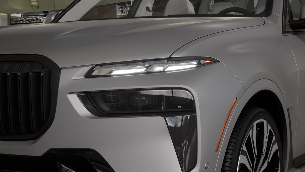 Thumbnail: 2026 BMW X7 - 6