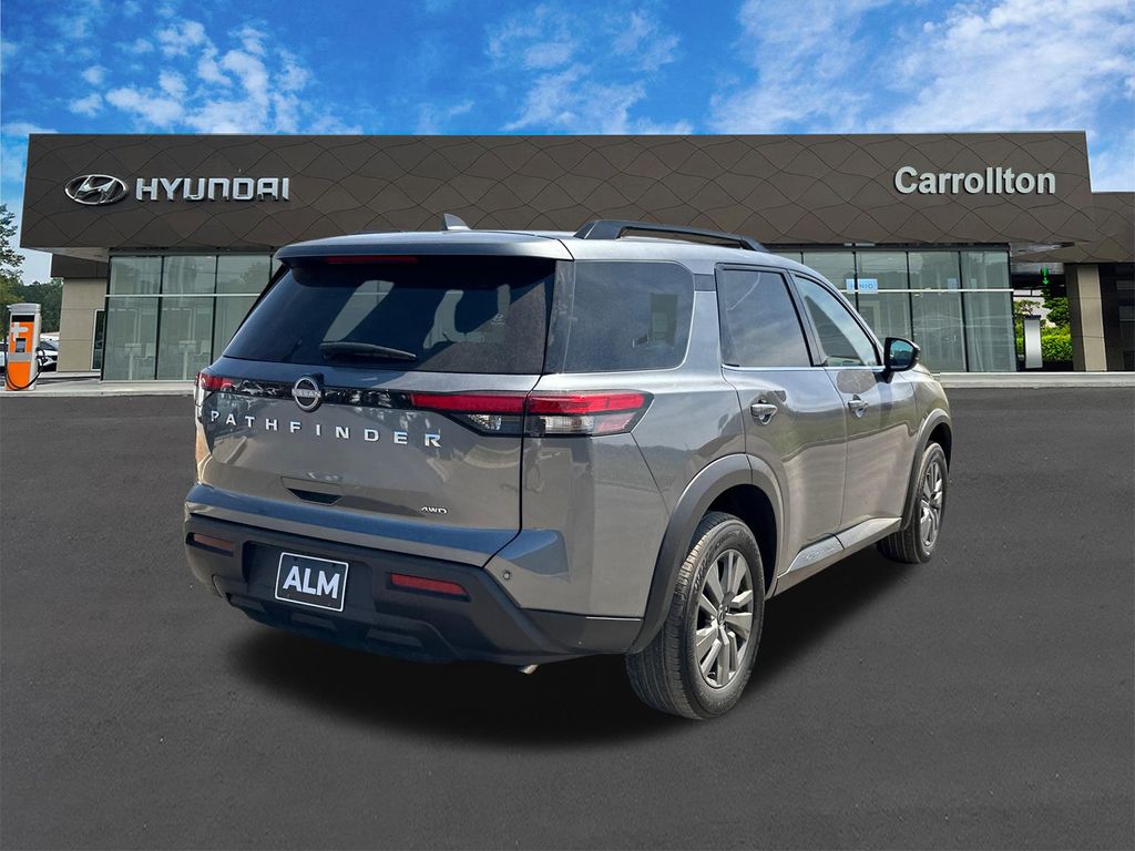 Used 2025 Gray Nissan SV image 5