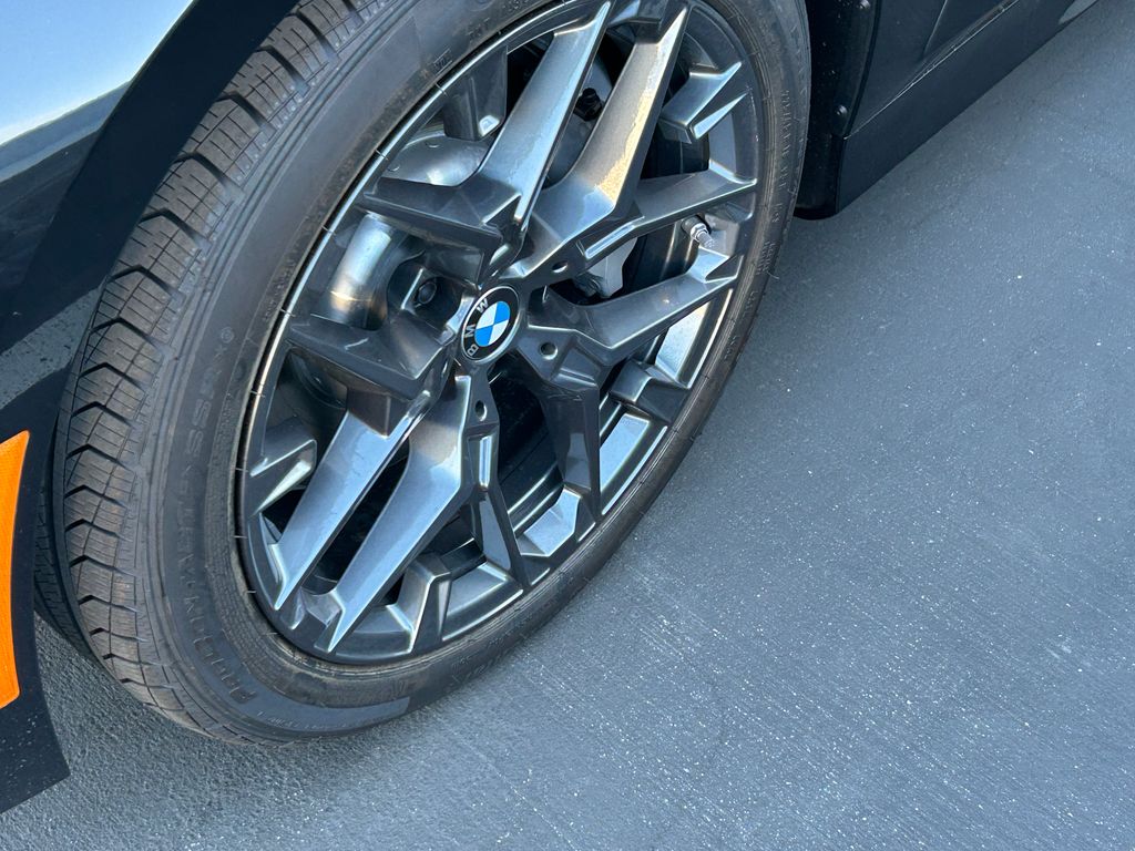 Thumbnail: 2025 BMW 3 Series - 3