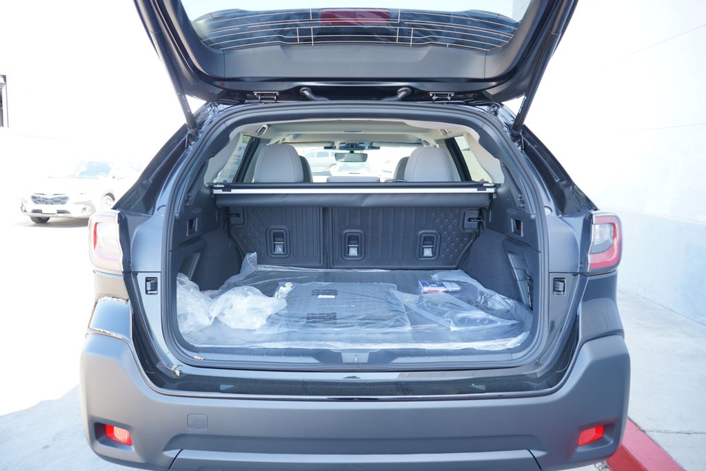 2025 Subaru Outback Premium 19