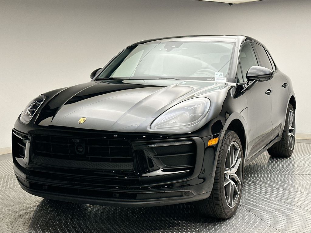 2024 Porsche Macan Base -
                Englewood, NJ