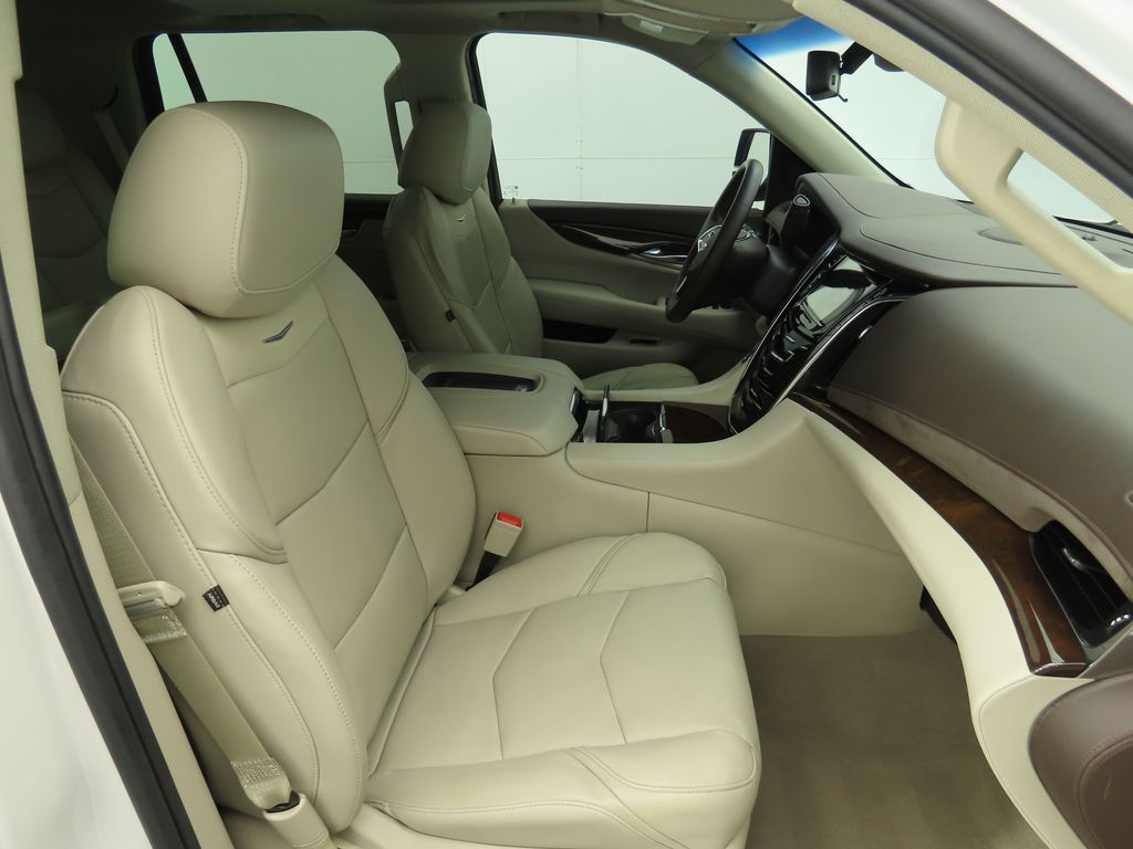 2017 Cadillac Escalade Luxury 21