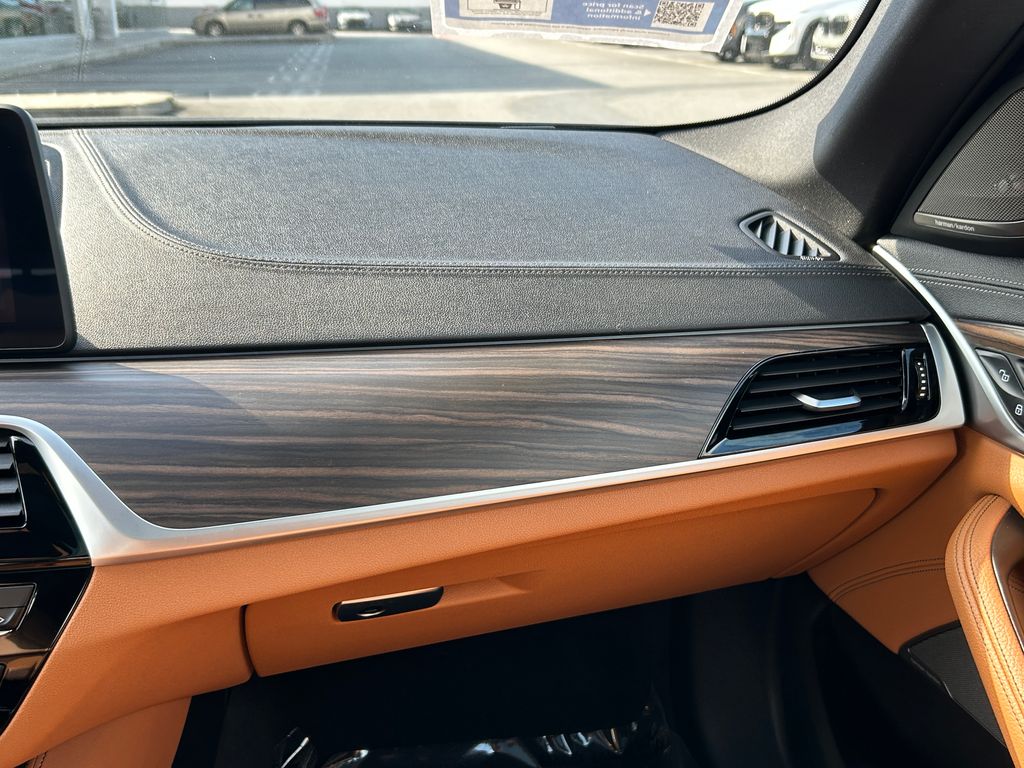 2022 BMW 5 Series 530e iPerformance 25