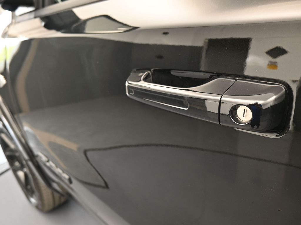 New 2026 Diamond Black Crystal Pearlcoat Ram Laramie image 30