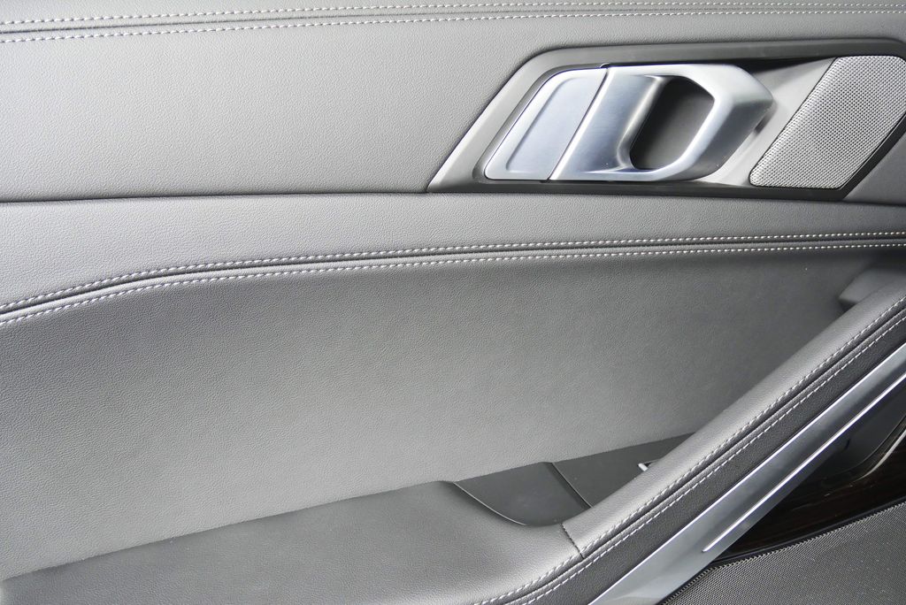 Thumbnail: 2025 BMW X6 - 14