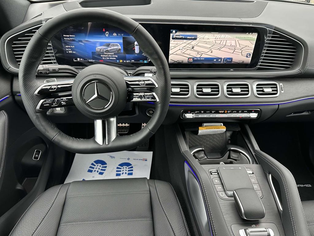 2025 Mercedes-Benz GLS 580 8