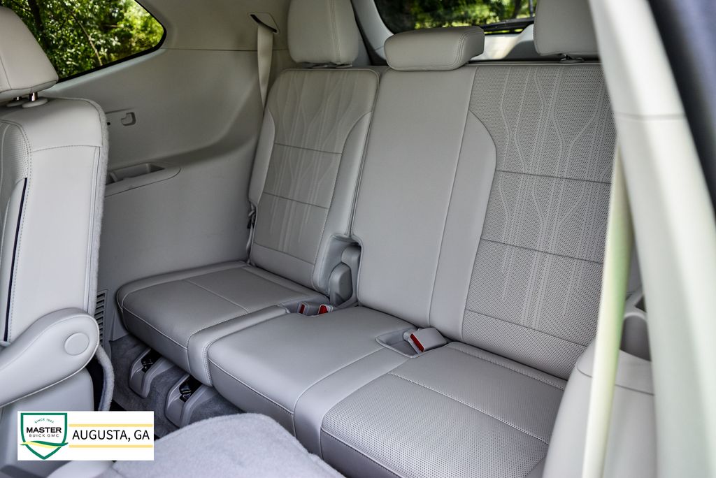 Used 2025 Buick Enclave SUV
