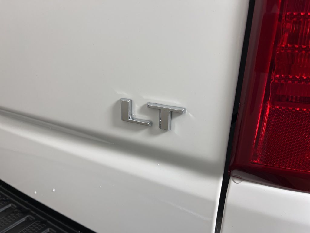 Thumbnail: 2026 Chevrolet Silverado 1500 - 17