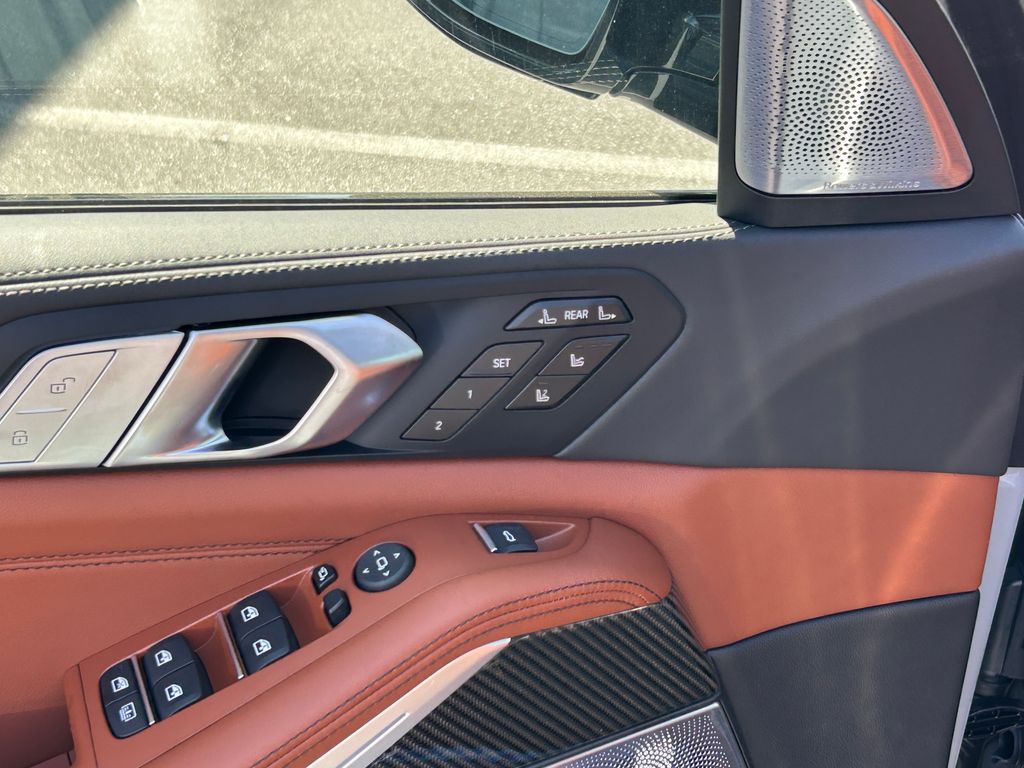 Thumbnail: 2027 BMW X7 - 12