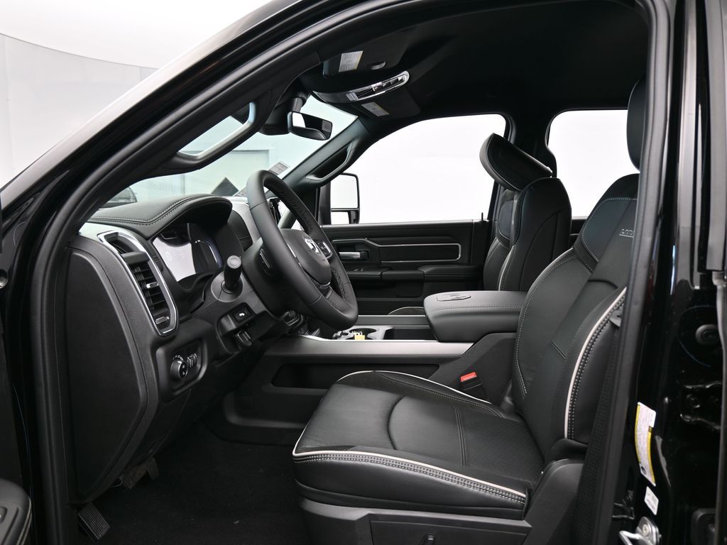 New 2026 Diamond Black Crystal Pearlcoat Ram Laramie image 11