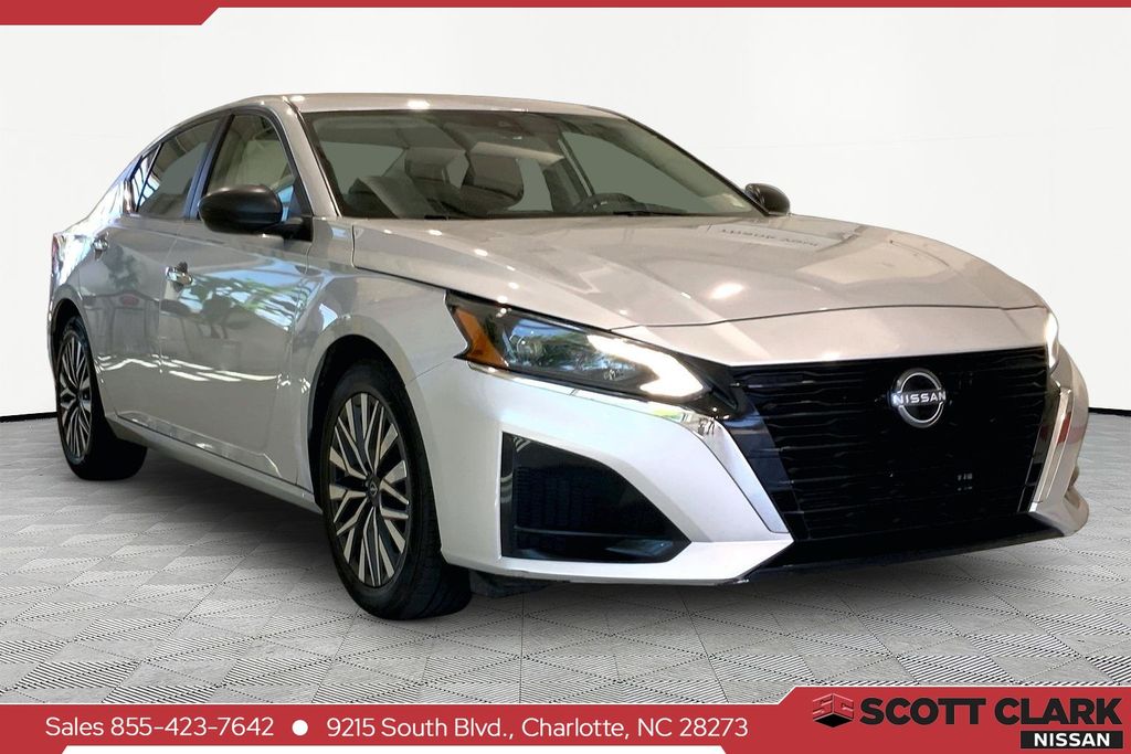 2024 Nissan Altima 2.5 SV