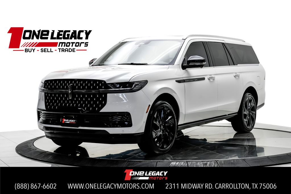 Pristine White Metallic Tri-Coat 2025 Lincoln Navigator SUV / Crossover Four-Wheel Drive Automatic