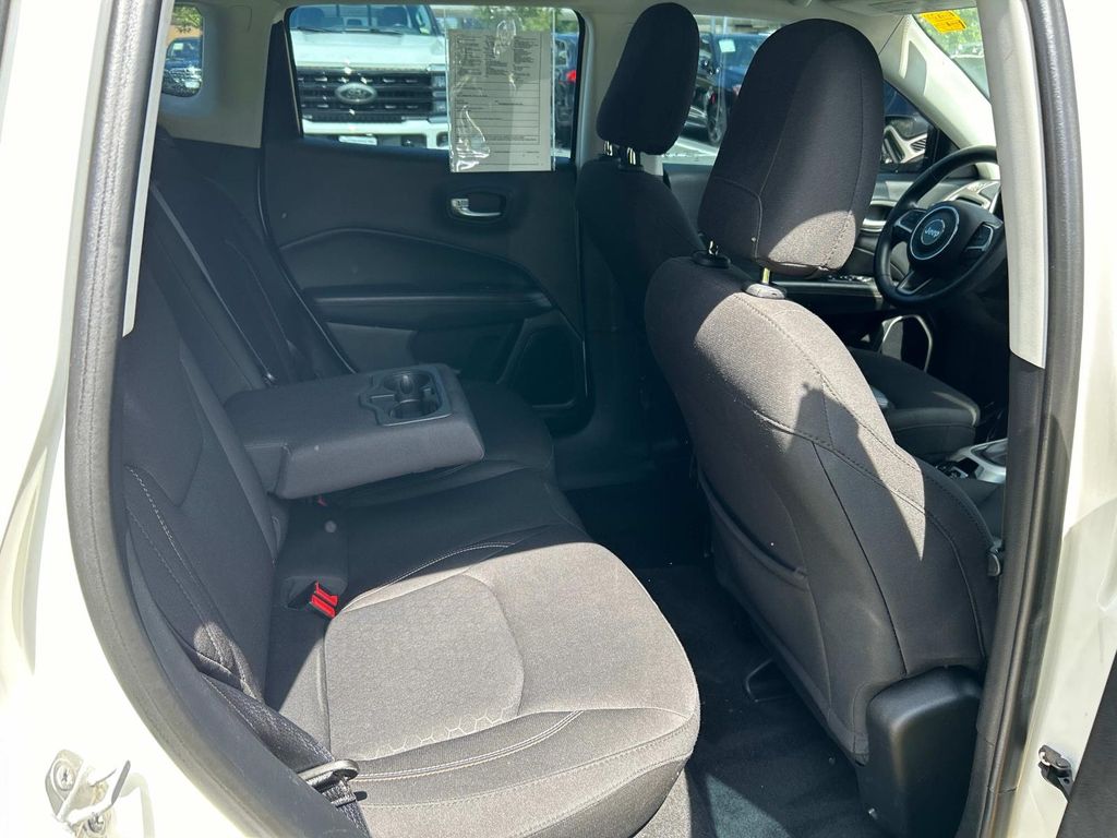 Thumbnail: 2018 Jeep Compass - 21