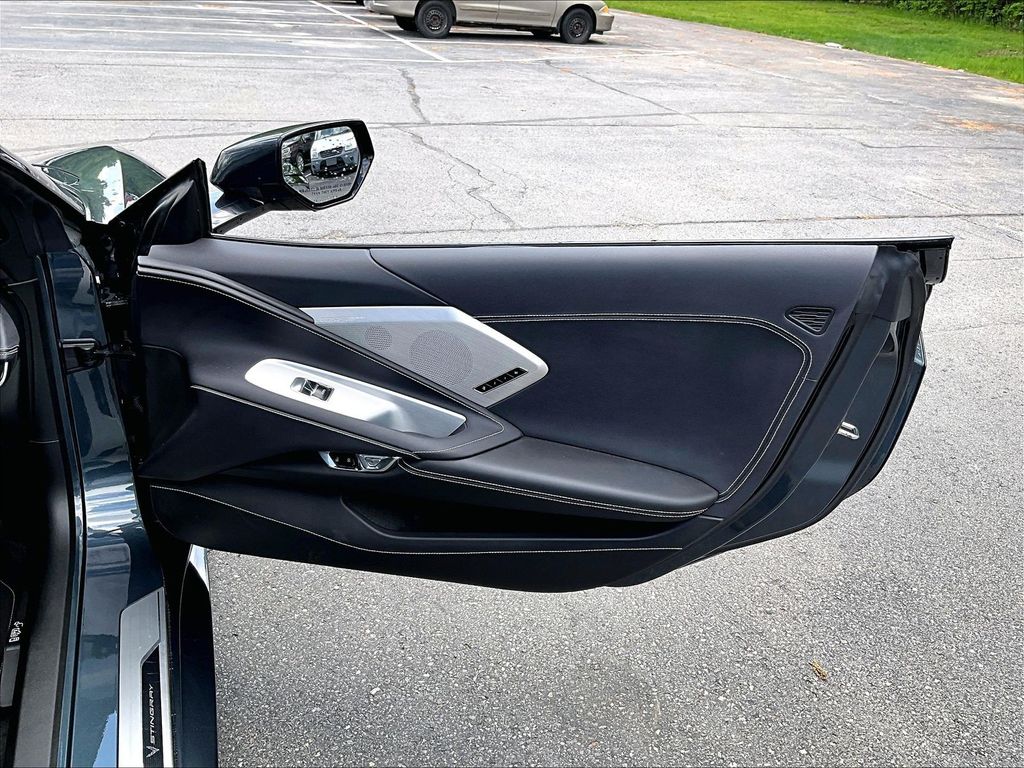 2020 Chevrolet Corvette — photo 12