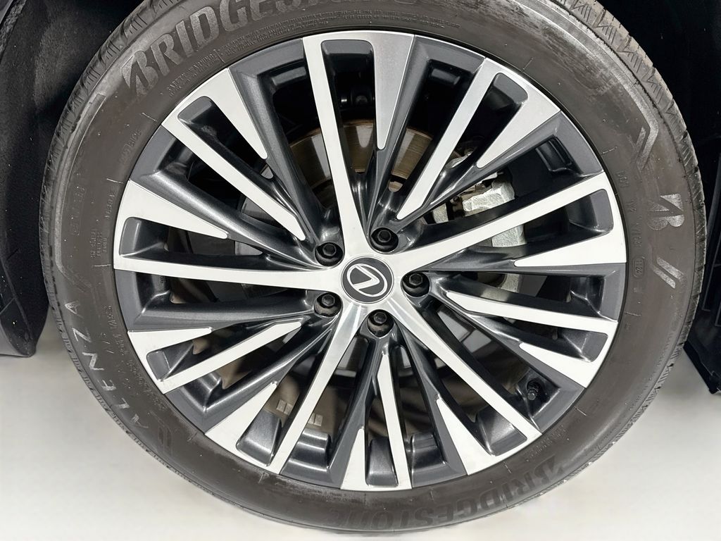 Thumbnail: 2024 Lexus RX - 32