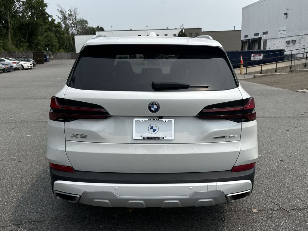 Thumbnail: 2024 BMW X5 - 10