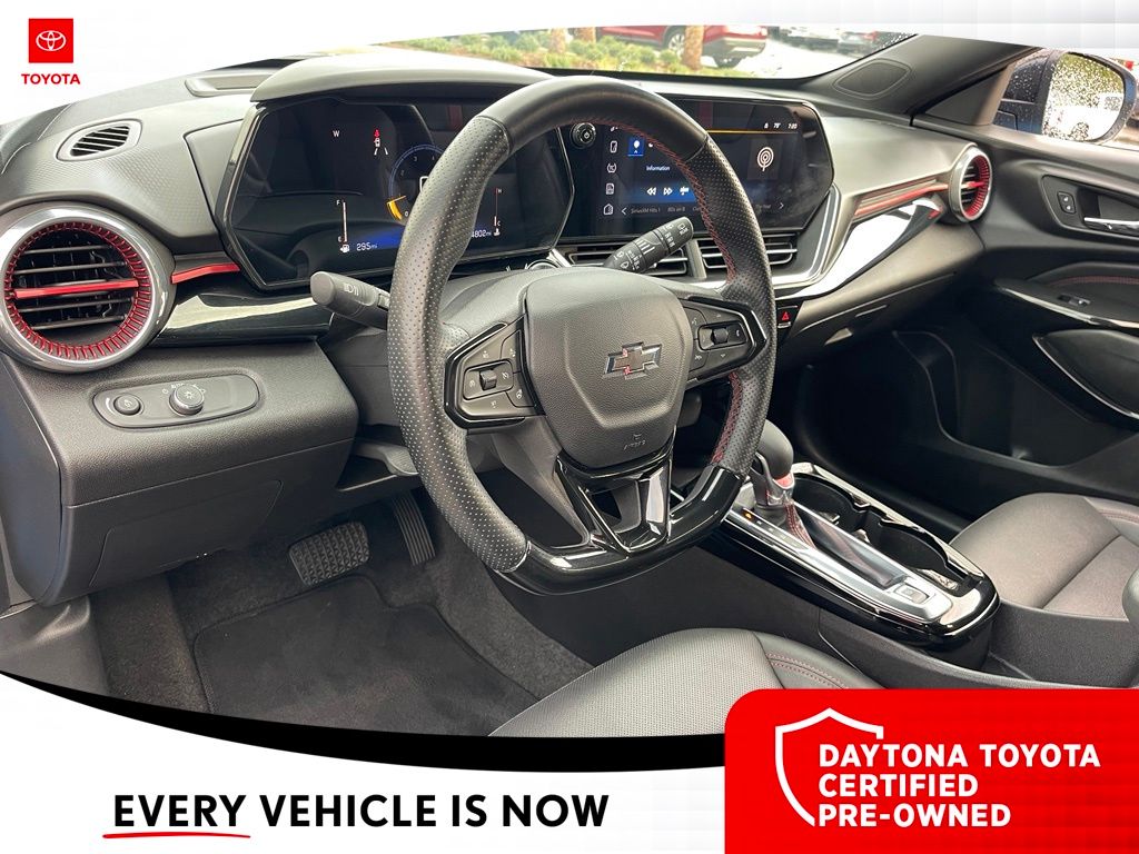 Used 2024 Chevrolet Trax SUV