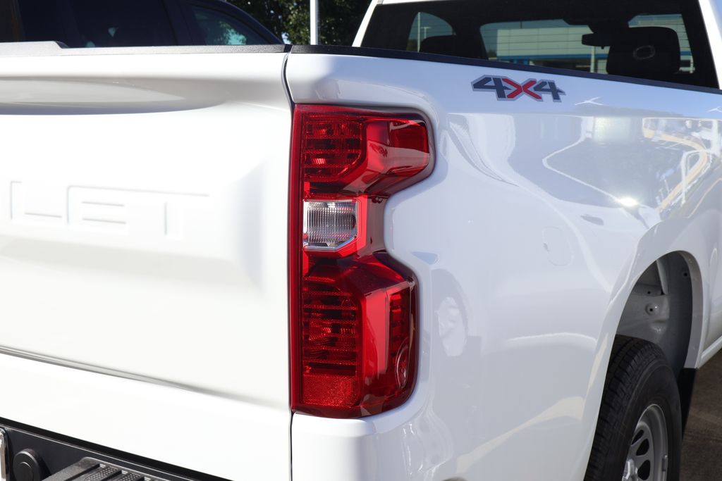 Thumbnail: 2026 Chevrolet Silverado 1500 - 8