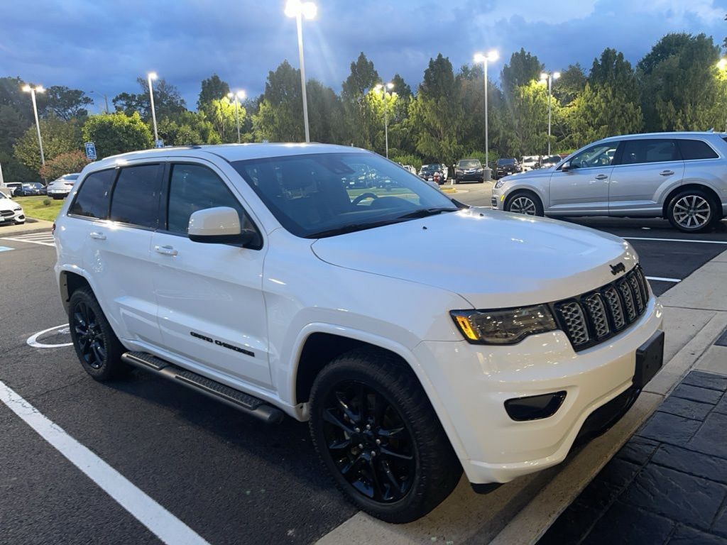 2021 Jeep Grand Cherokee Laredo 3