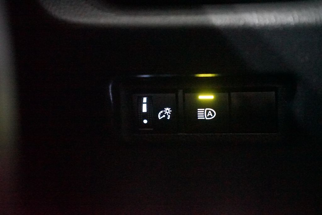 Thumbnail: 2023 Toyota RAV4 - 23