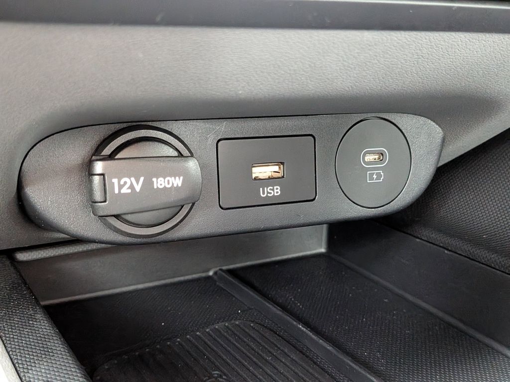 2025 Hyundai Elantra SEL - Photo 22