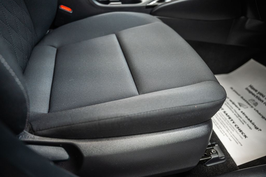 ToyotaCorolla Hybrid32