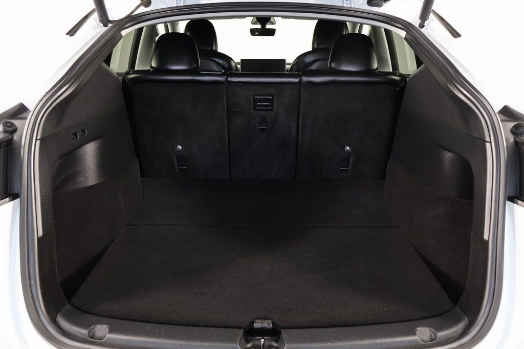 Thumbnail: 2022 Tesla Model Y - 14