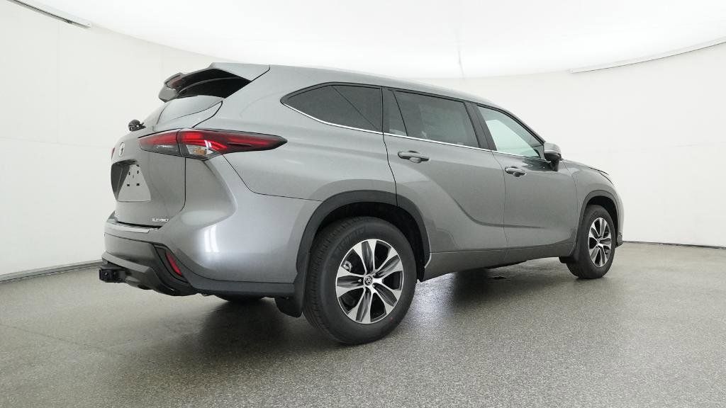Thumbnail: 2026 Toyota Highlander - 28
