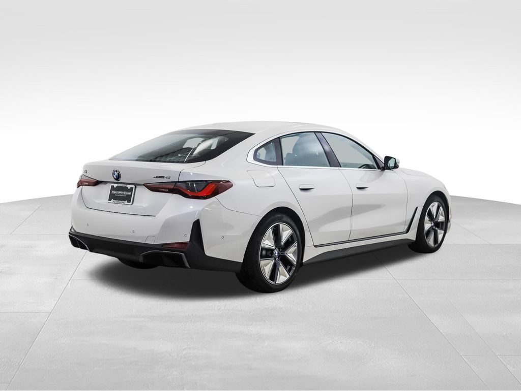 Thumbnail: 2026 BMW i4 - 5