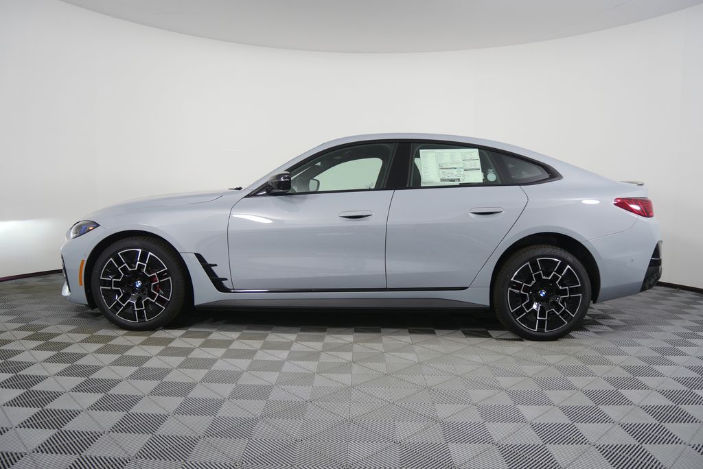 Thumbnail: 2026 BMW i4 - 6