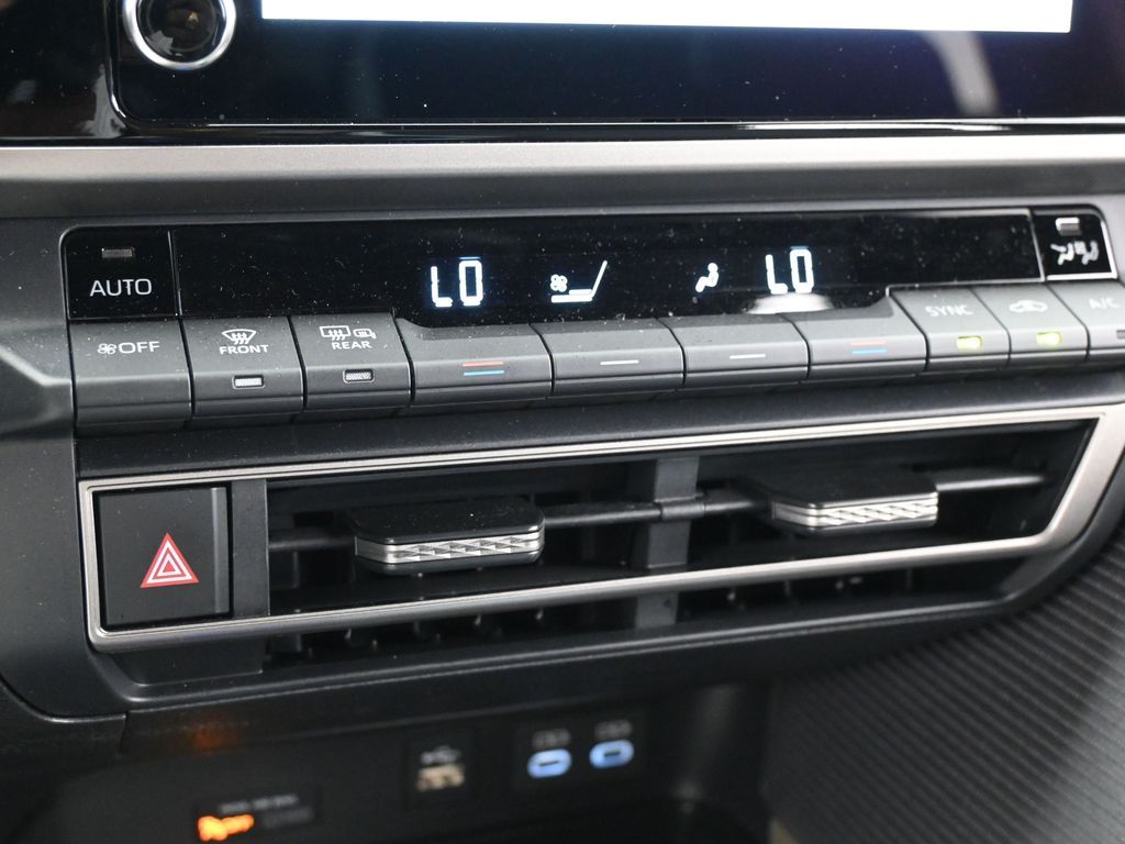 Used 2026 Wind Chill Pearl Toyota SE image 23