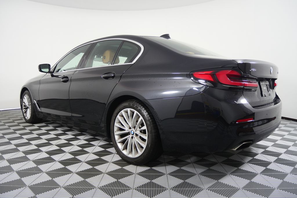 Thumbnail: 2021 BMW 5 Series - 5