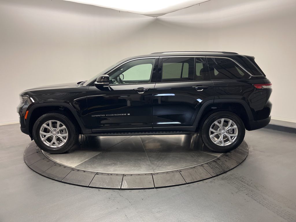 Thumbnail: 2024 Jeep Grand Cherokee - 4