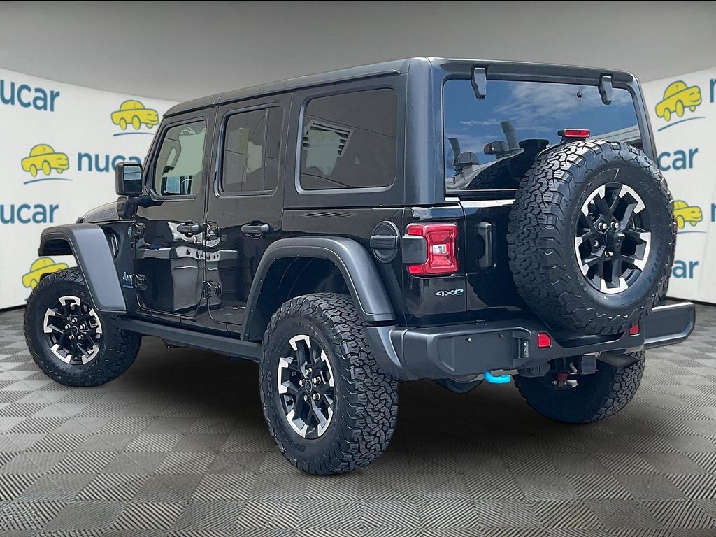 2024 Jeep Wrangler — photo 4