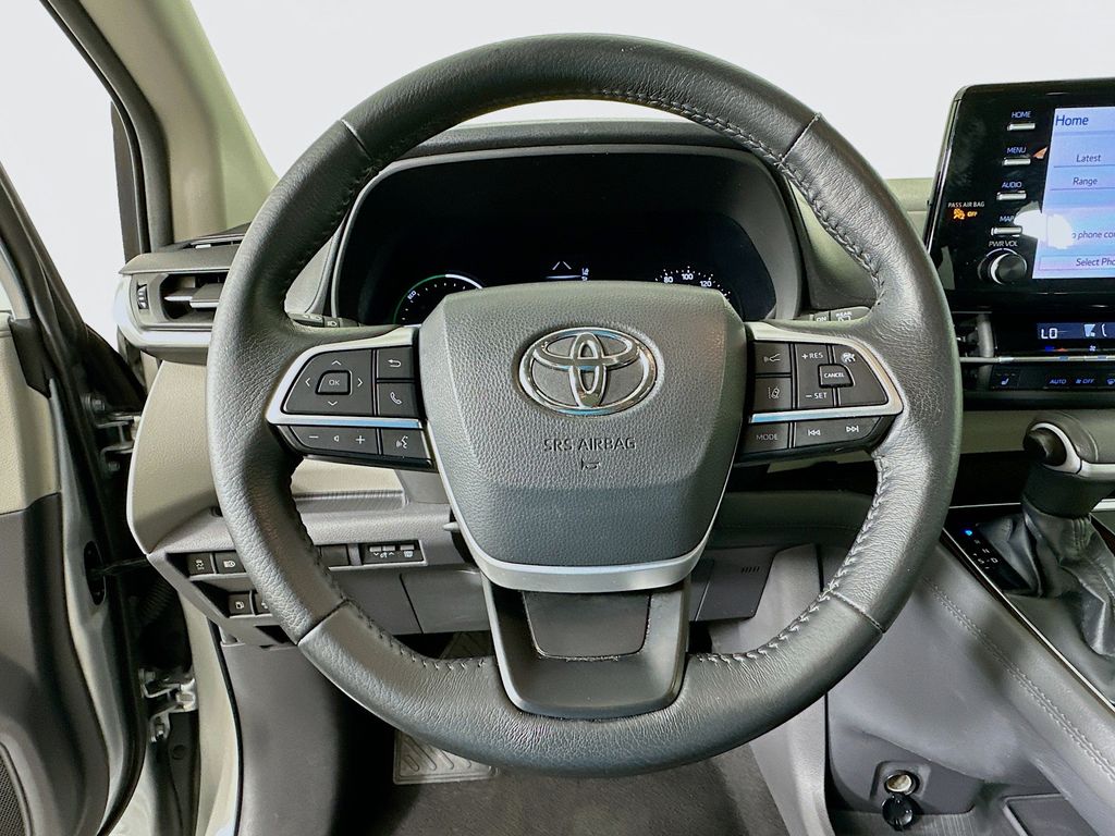 2022 Toyota Sienna XLE 11