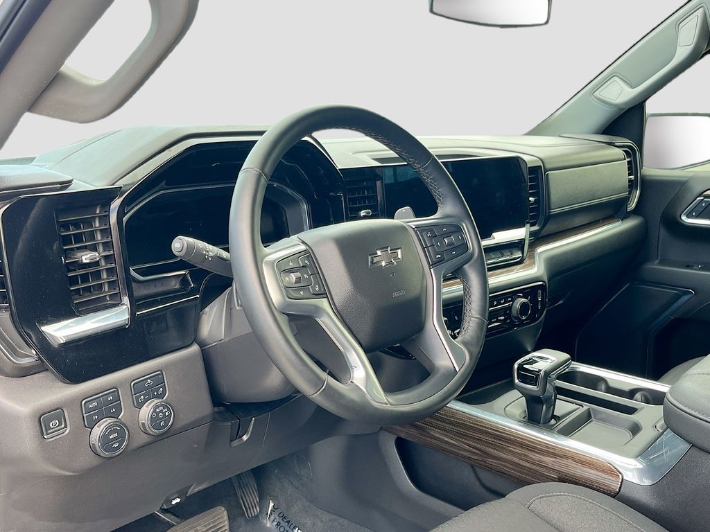 2025 Chevrolet Silverado 1500 LT Trail Boss - 8