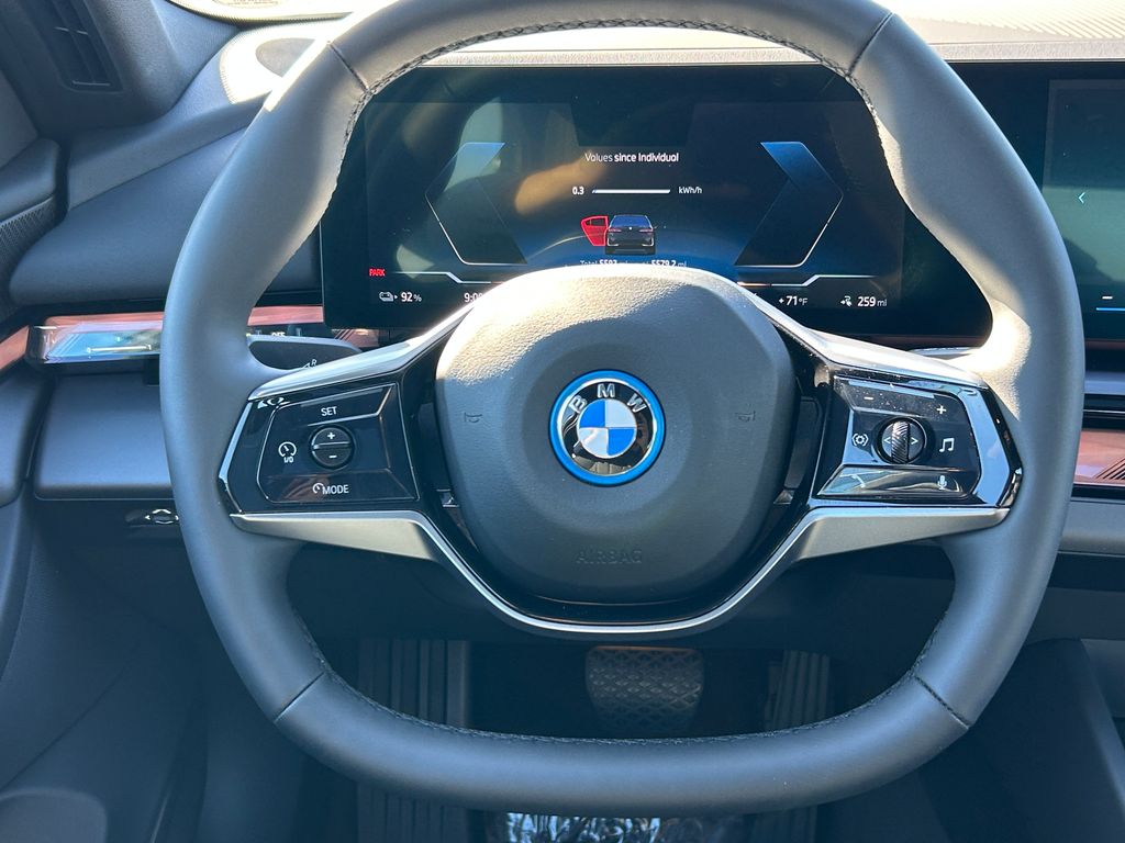 Thumbnail: 2025 BMW i5 - 18