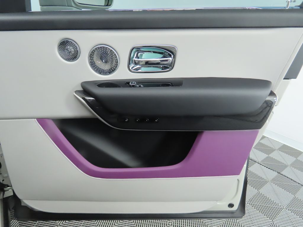 Thumbnail: 2023 Rolls-Royce Cullinan - 25