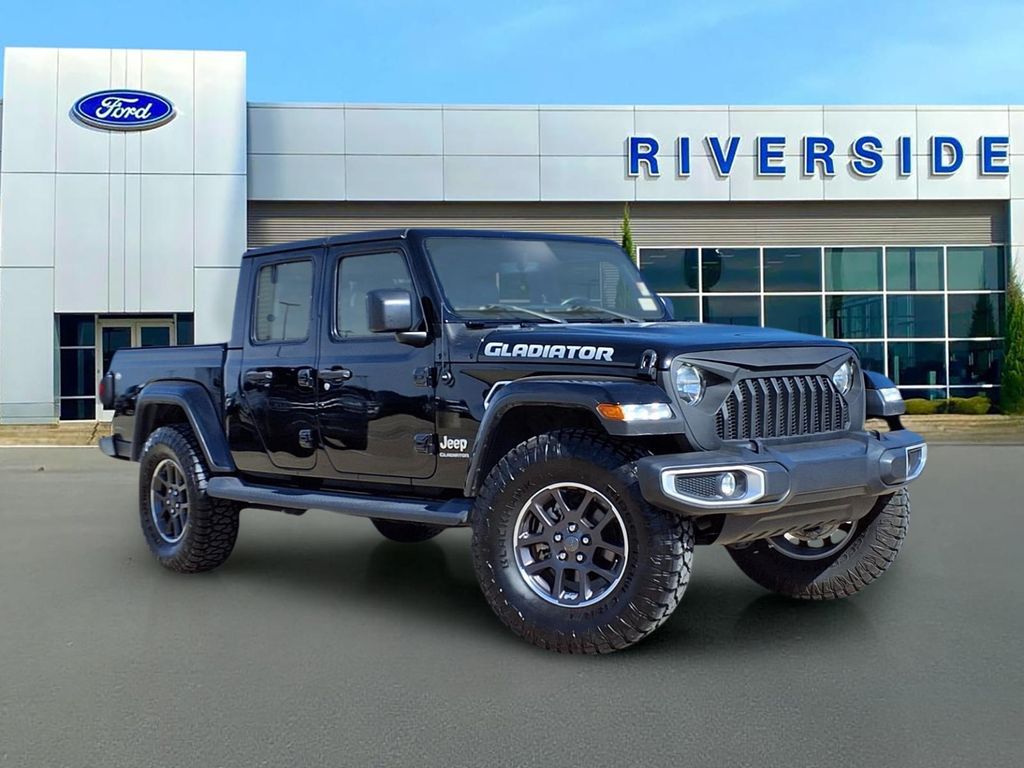 2021 Jeep Gladiator Overland Crew Cab 4WD