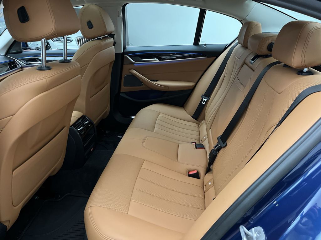 Thumbnail: 2022 BMW 5 Series - 23