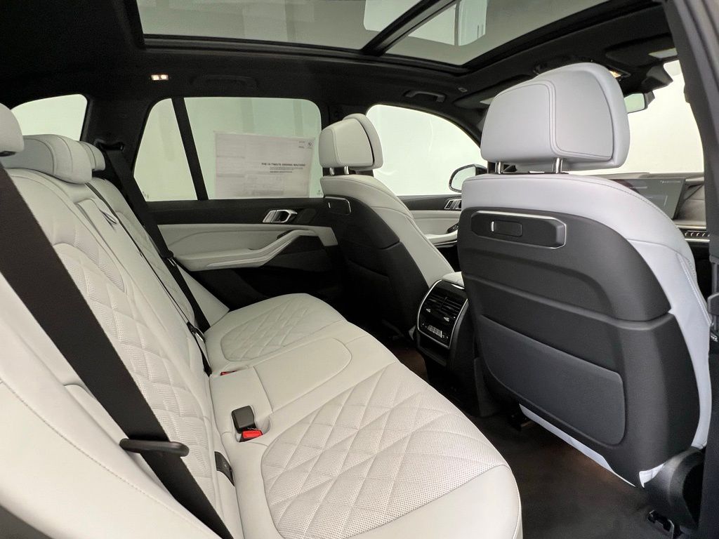 Thumbnail: 2026 BMW X5 - 8